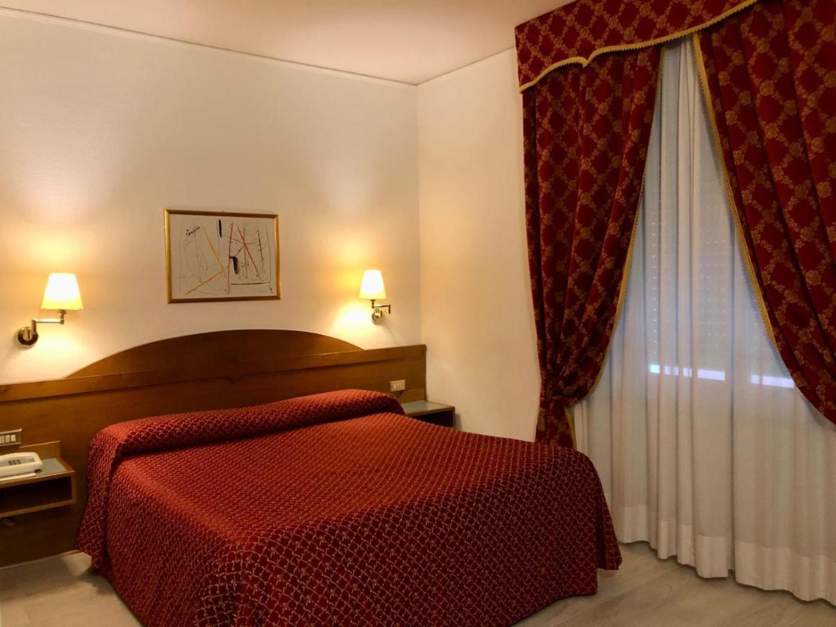 Hotel Arcadia Ματσεράτα Εξωτερικό φωτογραφία