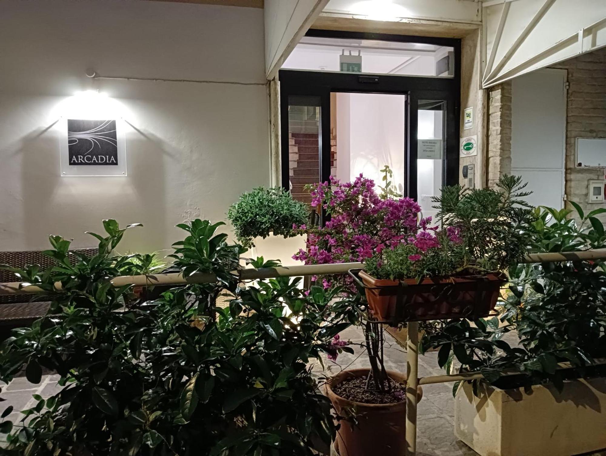 Hotel Arcadia Ματσεράτα Εξωτερικό φωτογραφία